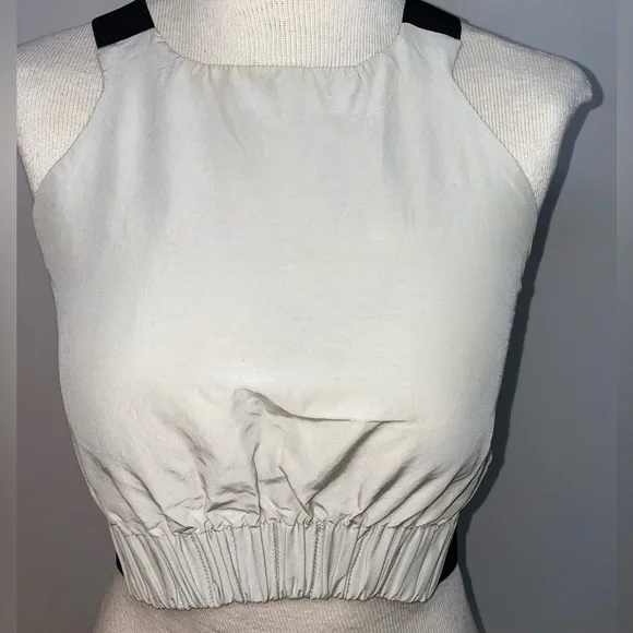 Shakuhachi White and Black Crop Top - Picture 2 of 11